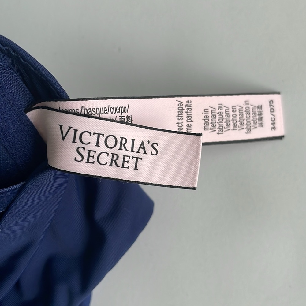Victoria's Secret • Racer Back Under Wire Bra - Picture 5 of 5